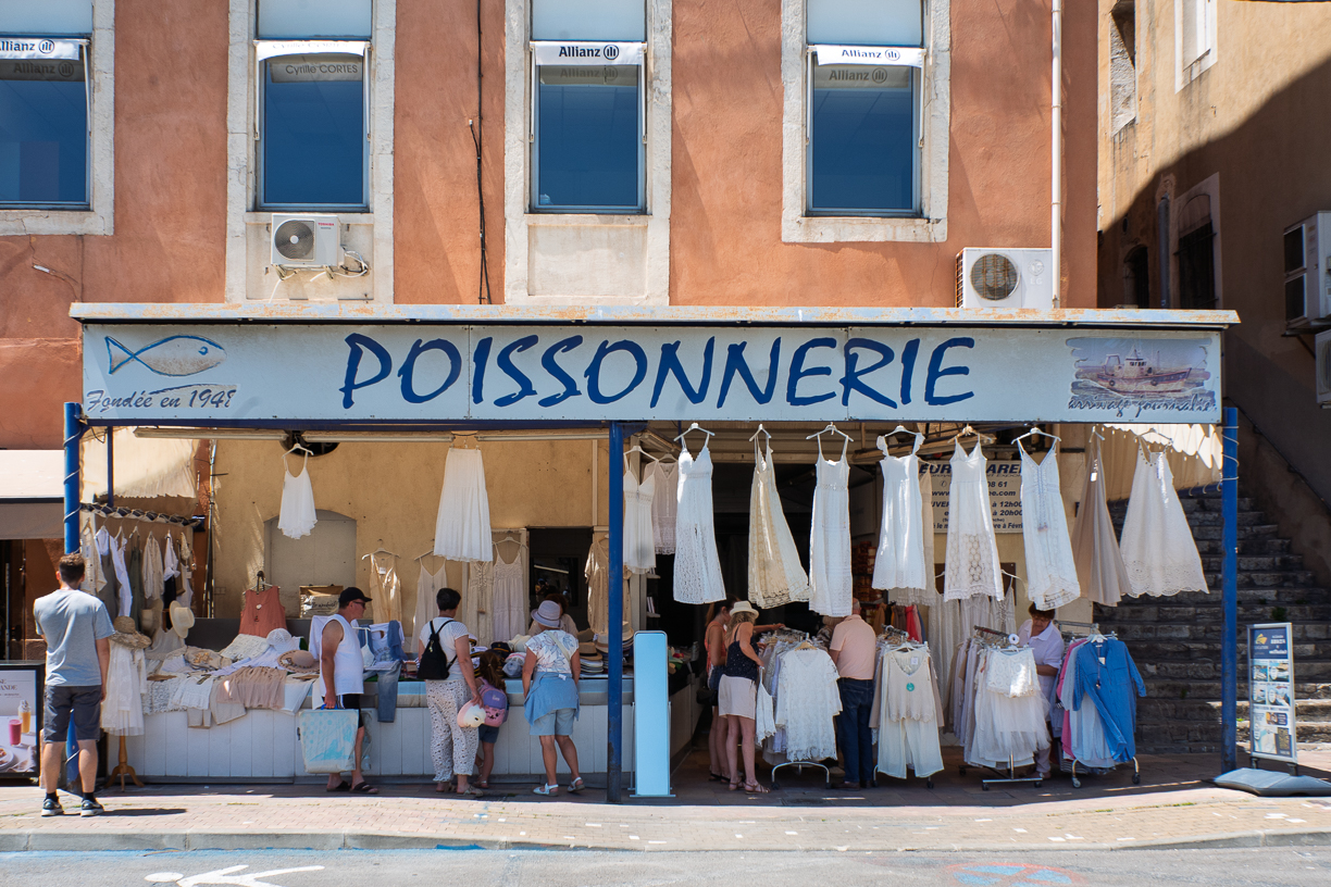 Frais le poisson, frais. 