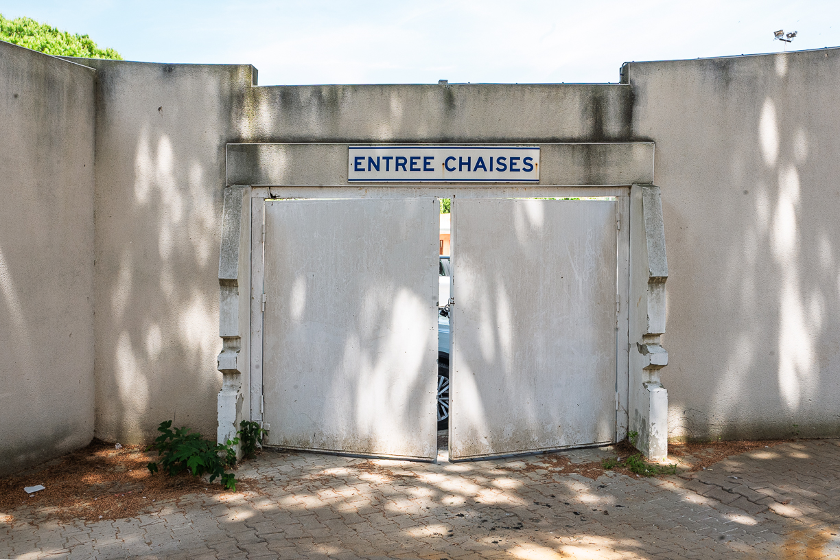 Entrée chaises. 