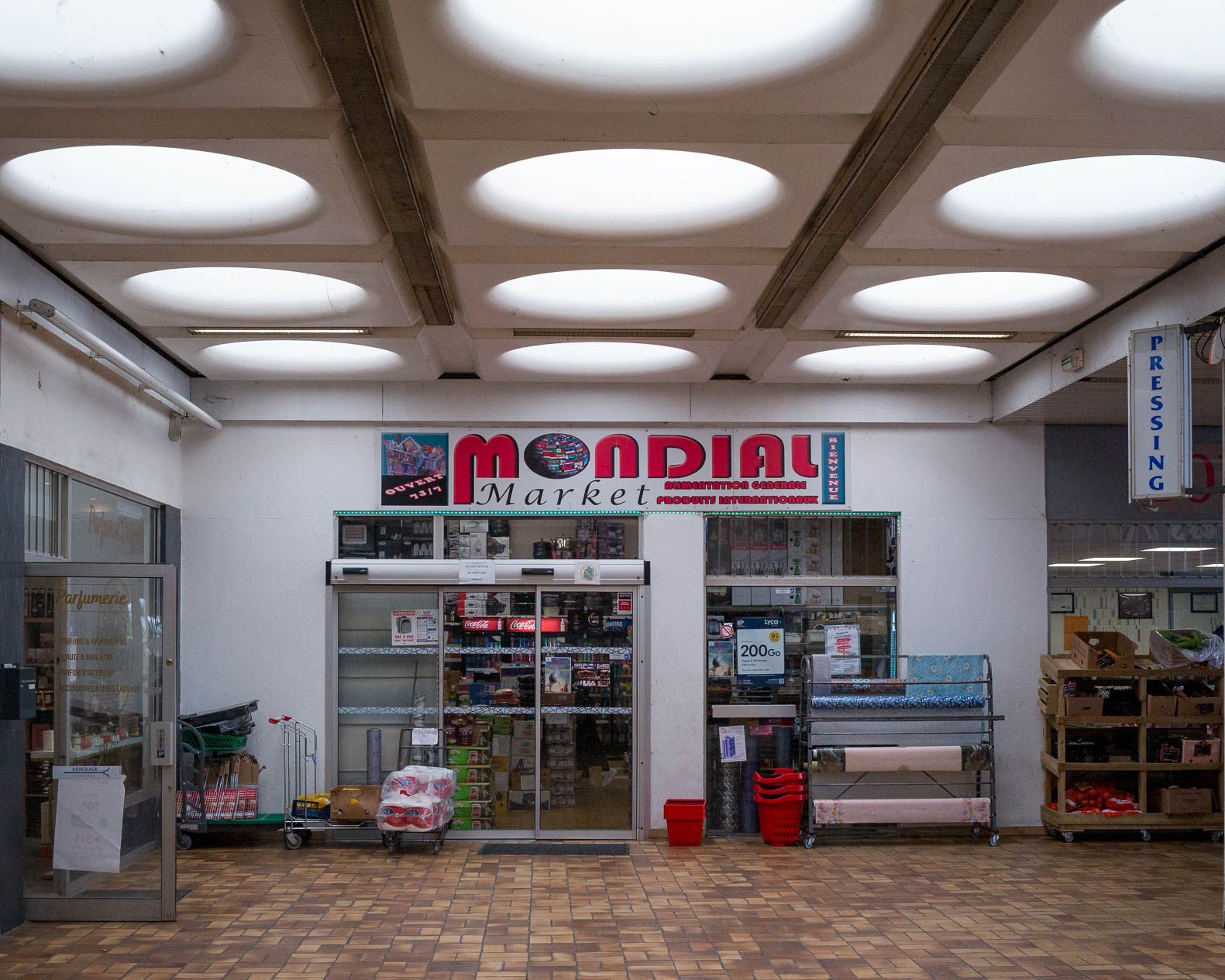 Mondial market. 
